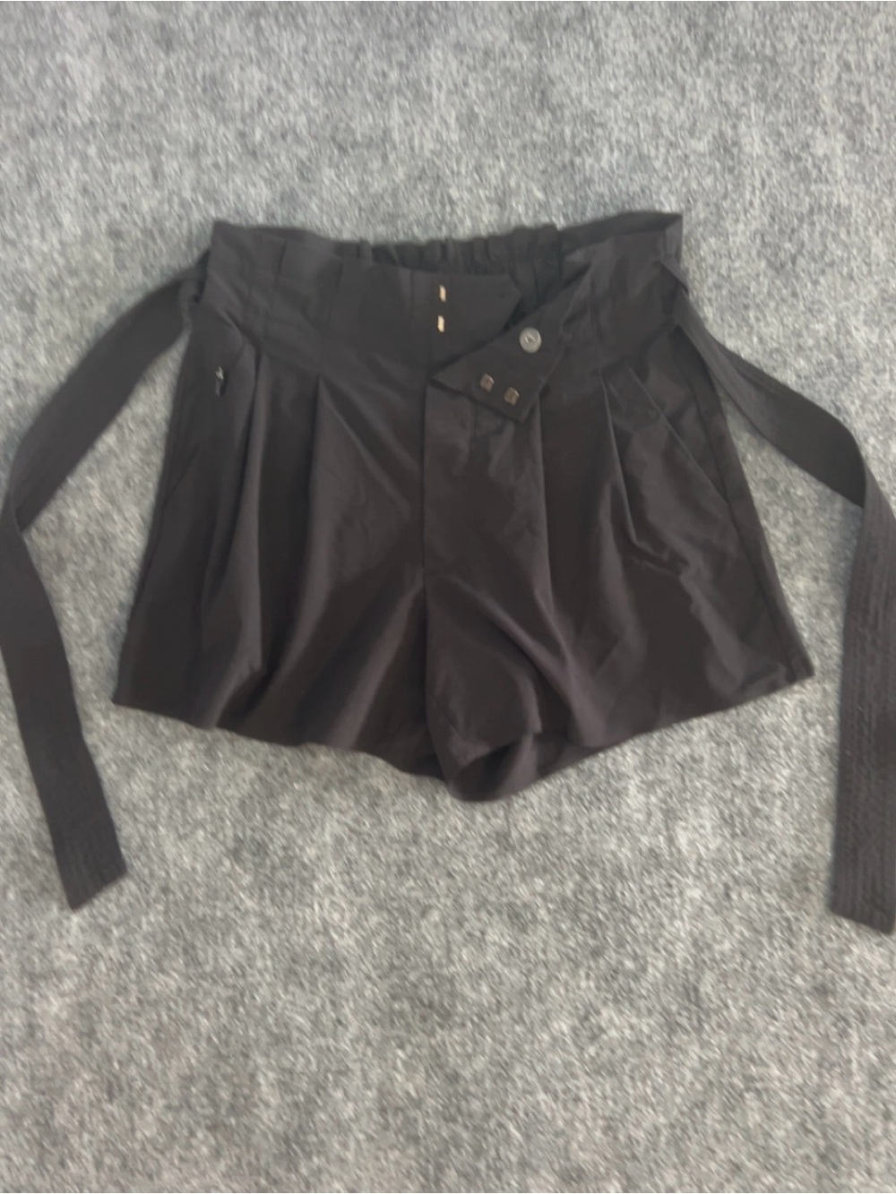 Athleta Black High-Waist Pleated Shorts with button detail Size S